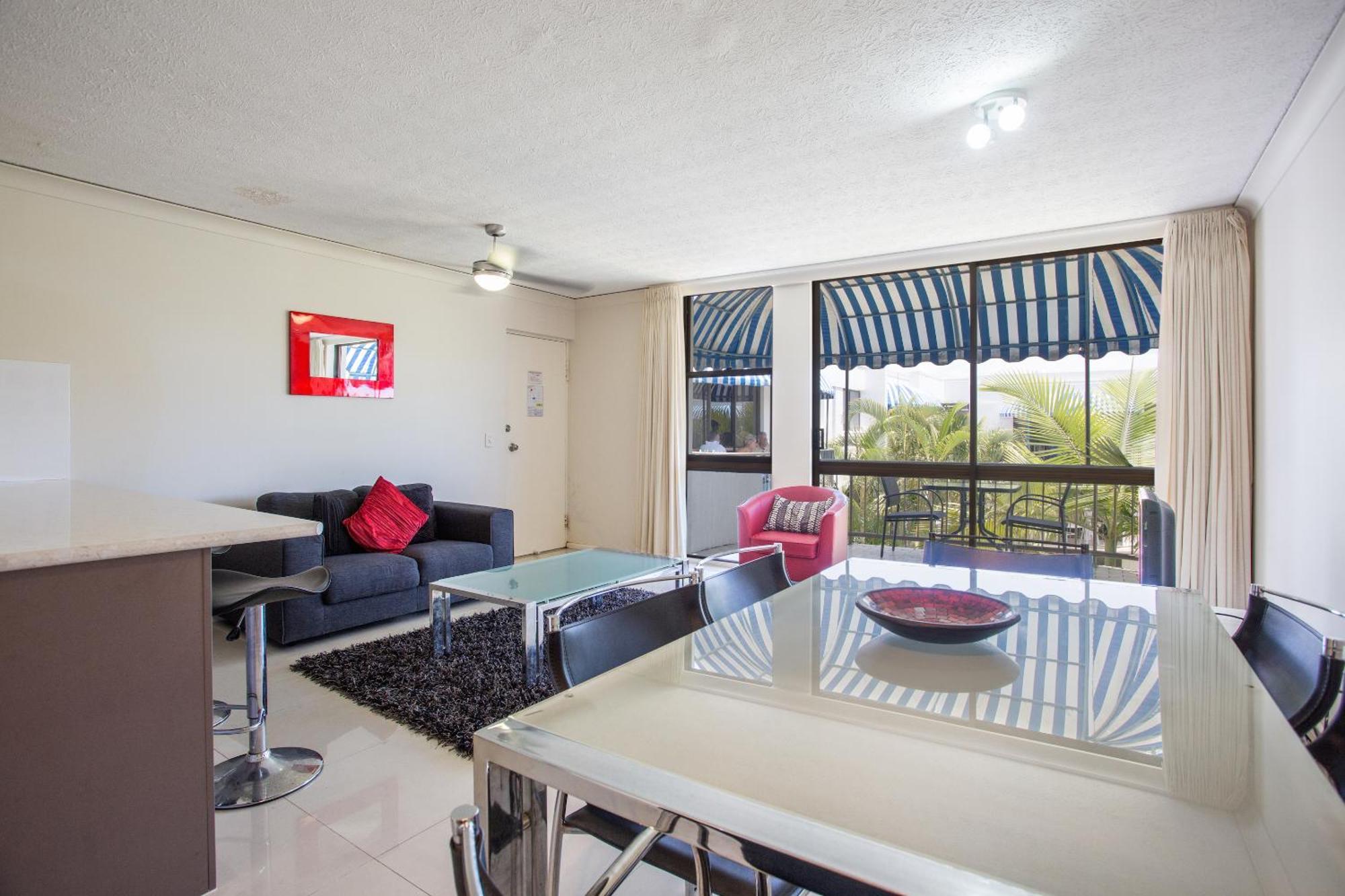 Headland Tropicana Resort Alexandra Headland Rum bild