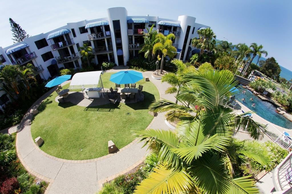 Headland Tropicana Resort Alexandra Headland Exteriör bild